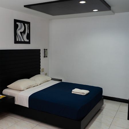 Davao Royal Suites And Residences Extérieur photo